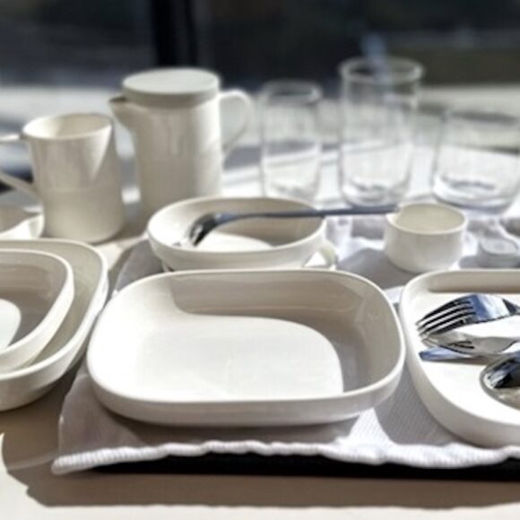 United Airinles 2025 New Dishware 580x580